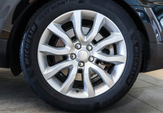 Подержанный автомобиль Land Rover Range Rover Sport 2014 года (27 фото)