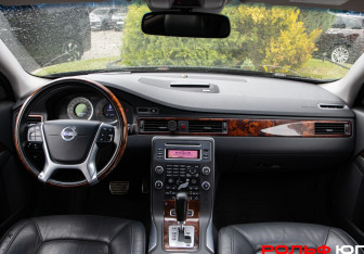 Подержанный автомобиль Volvo S80 2010 года (11 фото)