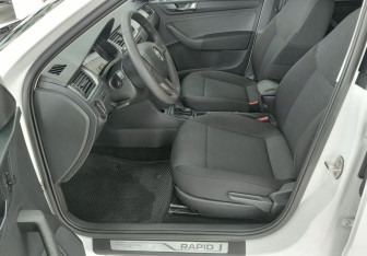Подержанный автомобиль Skoda Rapid Liftback 2019 года (9 фото)