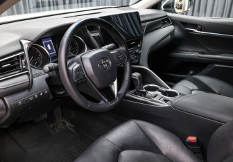 Подержанный автомобиль Toyota Camry Sedan 2022 года (16 фото)