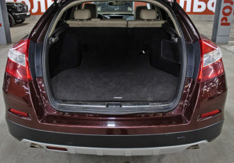 Подержанный автомобиль Honda Crosstour 2012 года (10 фото)