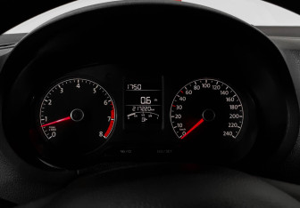 Подержанный автомобиль Volkswagen Polo Sedan 2015 года (12 фото)