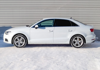 Подержанный автомобиль Audi A3 Sedan 2020 года (8 фото)