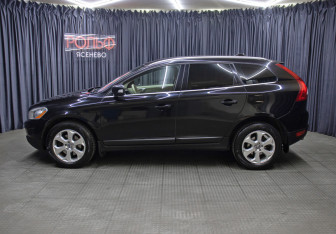 Подержанный автомобиль Volvo XC60 2011 года (8 фото)