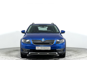 Подержанный автомобиль Skoda Octavia Wagon 2015 года (2 фото)