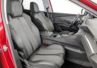 Подержанный автомобиль Peugeot 3008 2018 года (23 фото)