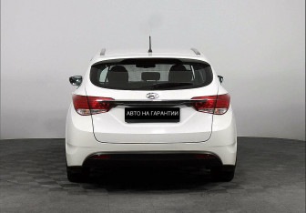 Подержанный автомобиль Hyundai i40 Wagon 2013 года (4 фото)