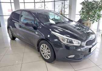 Подержанный автомобиль Kia Ceed Hatchback 2013 года (3 фото)