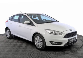 Подержанный автомобиль Ford Focus Hatchback 2018 года (3 фото)