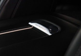 Подержанный автомобиль Cadillac Escalade Suv 2021 года (23 фото)