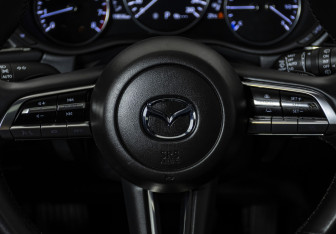 Подержанный автомобиль Mazda CX-30 2021 года (11 фото)