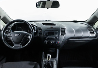 Подержанный автомобиль Kia Cerato Sedan 2013 года (8 фото)