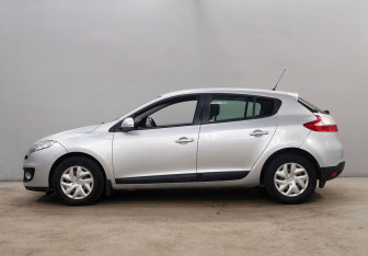 Подержанный автомобиль Renault Megane Hatchback 2012 года (4 фото)