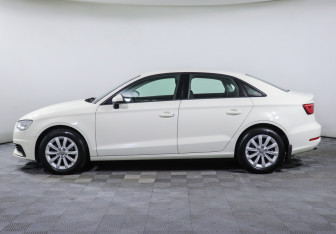 Подержанный автомобиль Audi A3 Sedan 2014 года (16 фото)