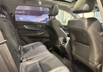 Подержанный автомобиль Chery Tiggo 8 2023 года (17 фото)