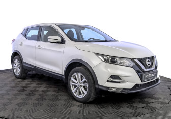 Подержанный автомобиль Nissan Qashqai 2020 года (3 фото)