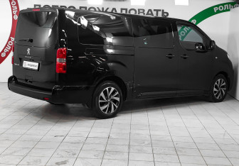 Подержанный автомобиль Peugeot Traveller 2018 года (4 фото)