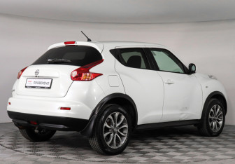 Подержанный автомобиль Nissan Juke 2013 года (3 фото)