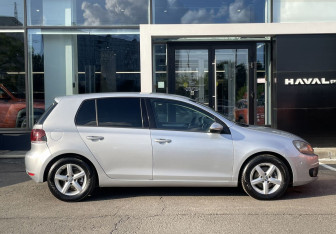 Подержанный автомобиль Volkswagen Golf Hatchback 2009 года (4 фото)