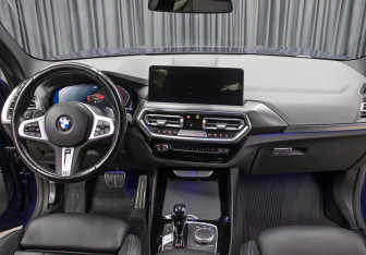 Подержанный автомобиль BMW X3 2022 года (15 фото)