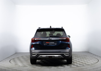 Подержанный автомобиль Kia Seltos 2021 года (6 фото)