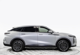 Подержанный автомобиль Exeed RX 2023 года (3 фото)