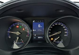 Подержанный автомобиль Toyota C-HR 2021 года (13 фото)