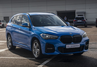 Подержанный автомобиль BMW X1 2020 года (3 фото)