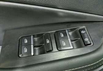 Подержанный автомобиль Geely Emgrand X7 2020 года (12 фото)