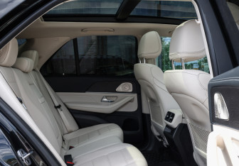 Подержанный автомобиль Mercedes-Benz GLE 2021 года (12 фото)