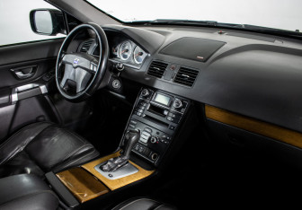 Подержанный автомобиль Volvo XC90 2006 года (11 фото)