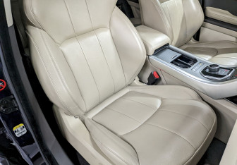 Подержанный автомобиль Land Rover Range Rover Evoque 2018 года (24 фото)