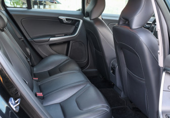 Подержанный автомобиль Volvo S60 2016 года (12 фото)