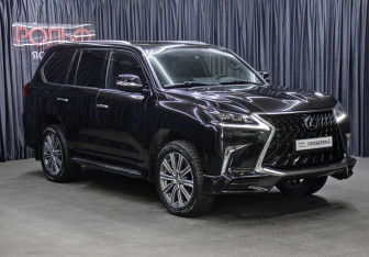Подержанный автомобиль Lexus LX 2017 года (3 фото)