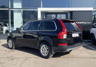 Подержанный автомобиль Volvo XC90 2008 года (7 фото)