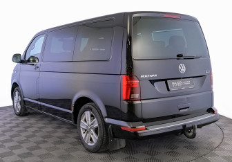 Подержанный автомобиль Volkswagen Multivan 2020 года (7 фото)