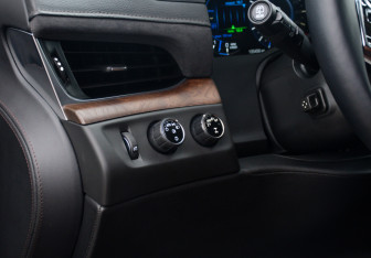 Подержанный автомобиль Cadillac Escalade Suv 2020 года (21 фото)