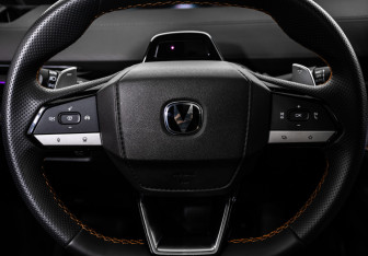 Подержанный автомобиль Changan UNI-V 2024 года (21 фото)