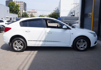 Подержанный автомобиль Chevrolet Cruze Hatchback 2012 года (4 фото)