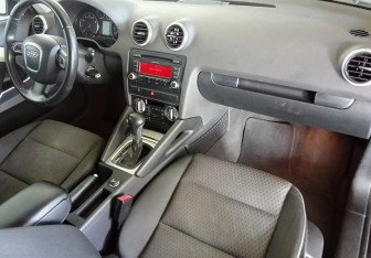 Подержанный автомобиль Audi A3 Hatchback 2010 года (11 фото)