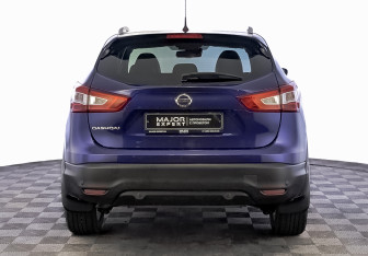 Подержанный автомобиль Nissan Qashqai 2014 года (6 фото)