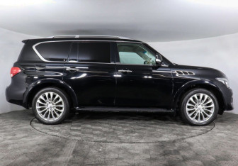Подержанный автомобиль Infiniti QX80 2014 года (4 фото)