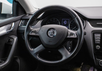 Подержанный автомобиль Skoda Octavia Liftback 2013 года (15 фото)