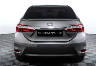 Подержанный автомобиль Toyota Corolla Sedan 2016 года (6 фото)