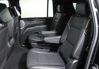 Подержанный автомобиль Cadillac Escalade Suv 2021 года (10 фото)
