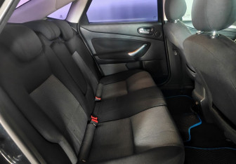 Подержанный автомобиль Ford Mondeo Sedan 2008 года (11 фото)