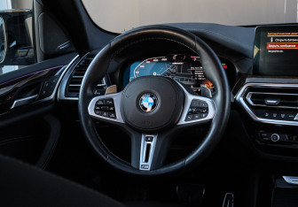 Подержанный автомобиль BMW X3 2022 года (16 фото)