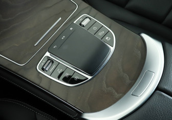 Подержанный автомобиль Mercedes-Benz GLC Coupe 2020 года (17 фото)