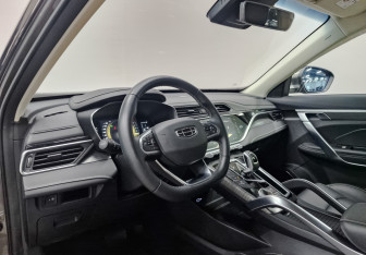 Подержанный автомобиль Geely Atlas Pro 2022 года (15 фото)