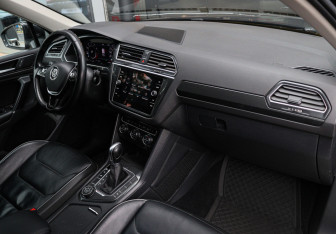 Подержанный автомобиль Volkswagen Tiguan 2018 года (7 фото)